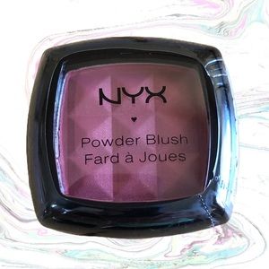B2G2 NYX Powder Blush PB25 Pinched
